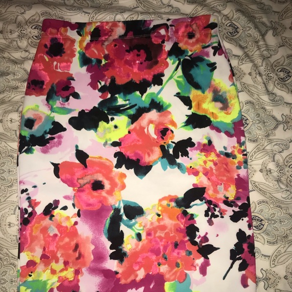 Pencil shirt - Picture 2 of 6